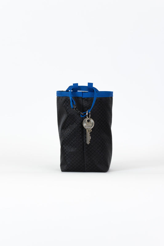SHUM THIN chalk bag black/blue