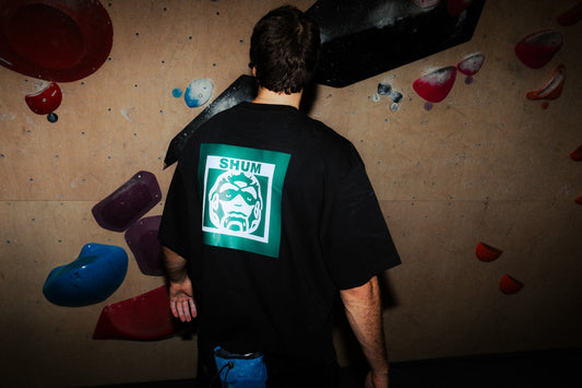 SHUM logo TSHIRT black